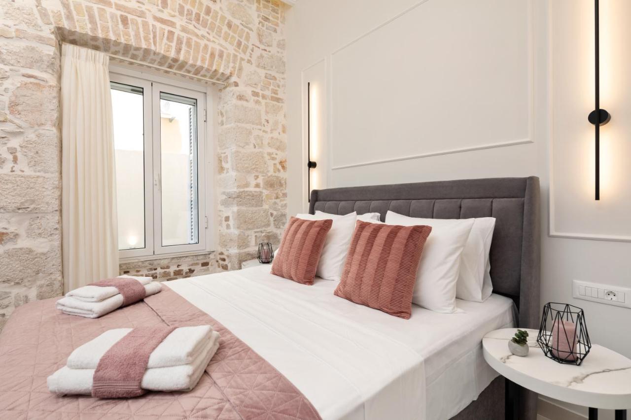 Modern-Vintage Old Town Suites Corfu  Esterno foto
