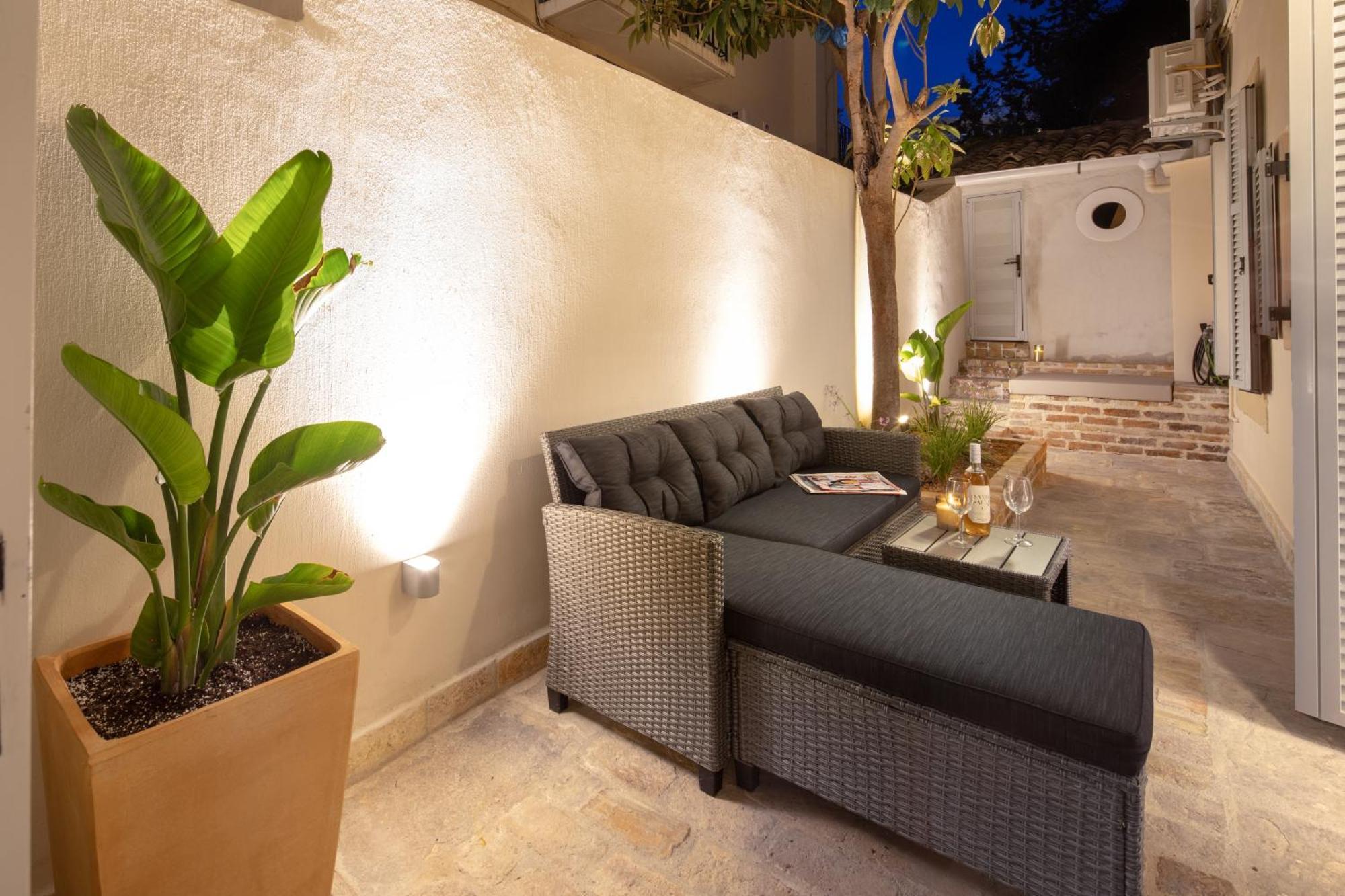 Modern-Vintage Old Town Suites Corfu  Esterno foto