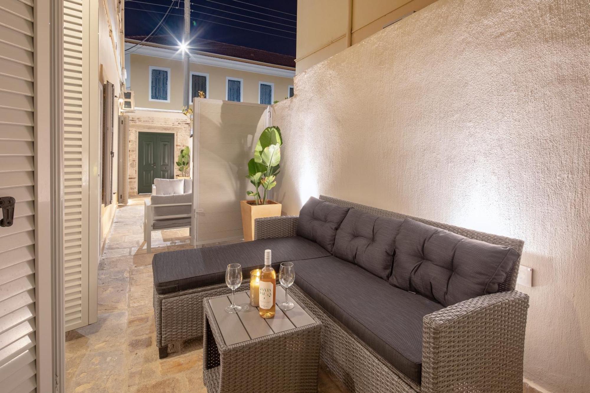 Modern-Vintage Old Town Suites Corfu  Esterno foto