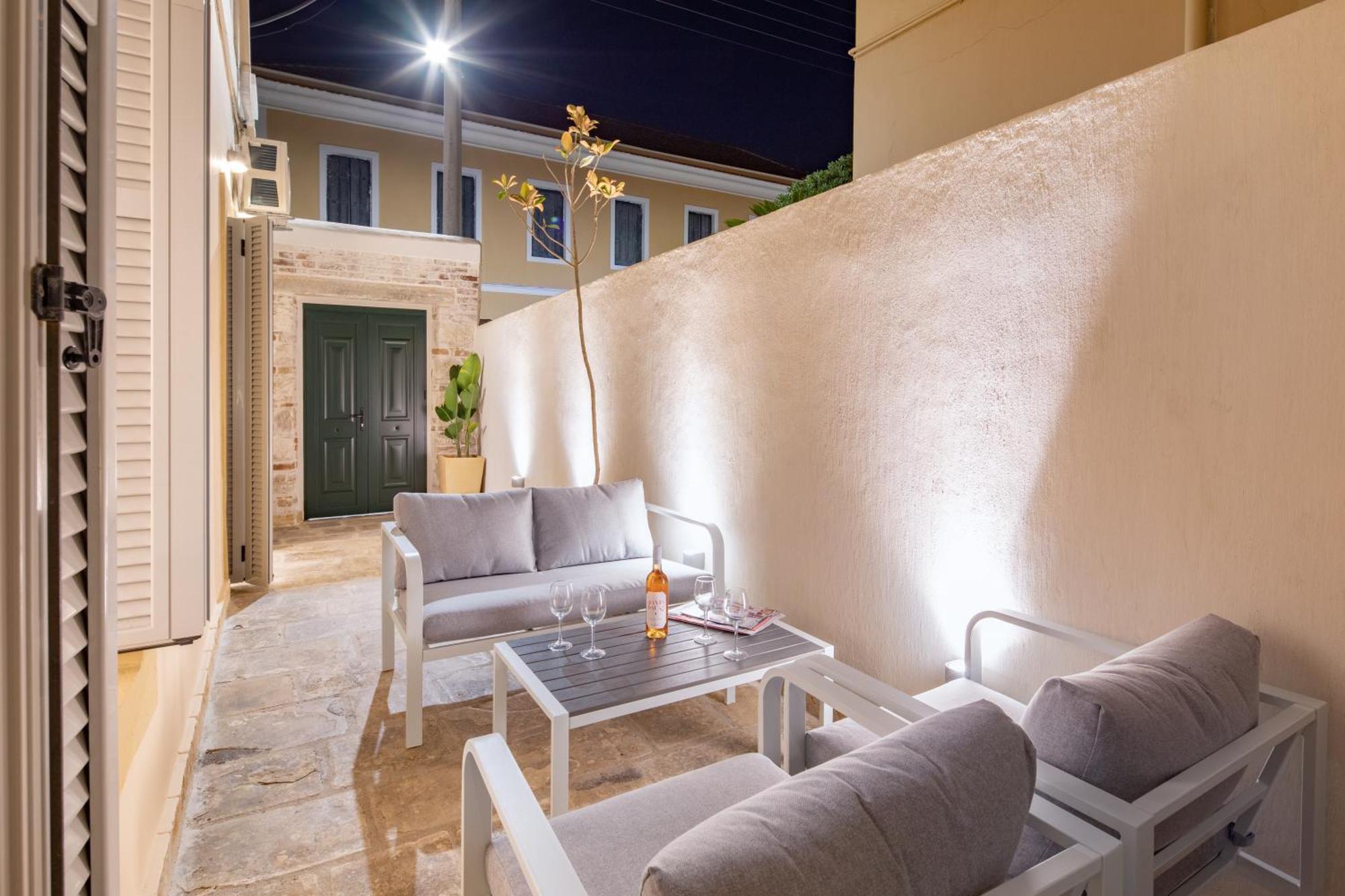 Modern-Vintage Old Town Suites Corfu  Esterno foto